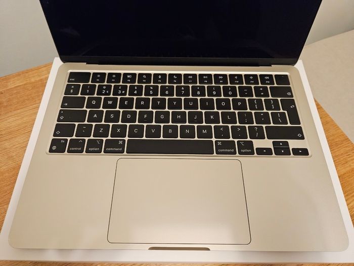 MacBook Air M2 2022, Starlight, 8GB/512GB, 99% Battery