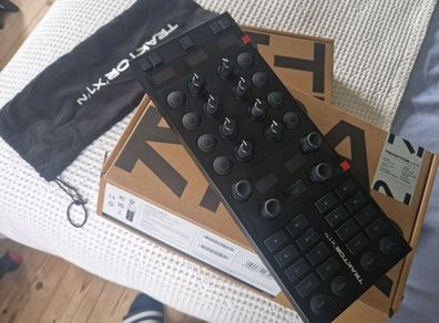 2 Native Instruments Traktor X1 MK3