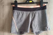 Shorts size small never worn