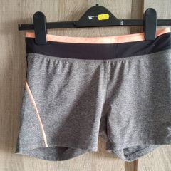 Shorts size small never worn