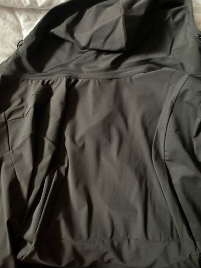 Hugo boss hoodie jacket size xl brand new with tag
