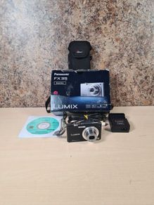 PANASONIC LUMIX FX35 digital camera 10.1MP megapixels boxed with battery charger memory card and case