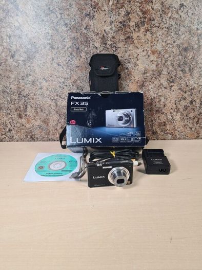 PANASONIC LUMIX FX35 digital camera 10.1MP megapixels boxed with battery charger memory card and case