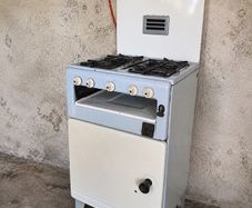 FREE Vintage enamel gas cooker/stove 1950s/60s