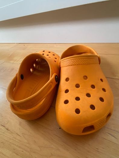 kids crocs unisex size 3 junior