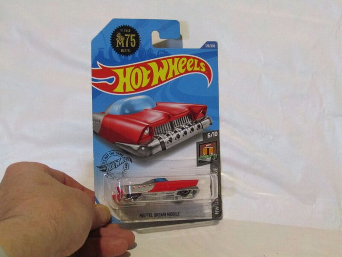 Hot Wheels Dream Mobile Long Card Diecast Car Brand New Sealed