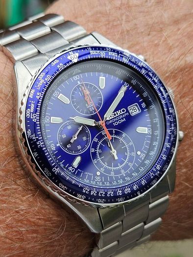 Watch Seiko Pilot Chronograph.