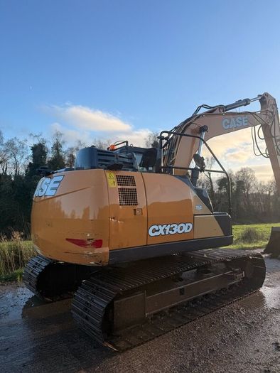 Case 130D digger
