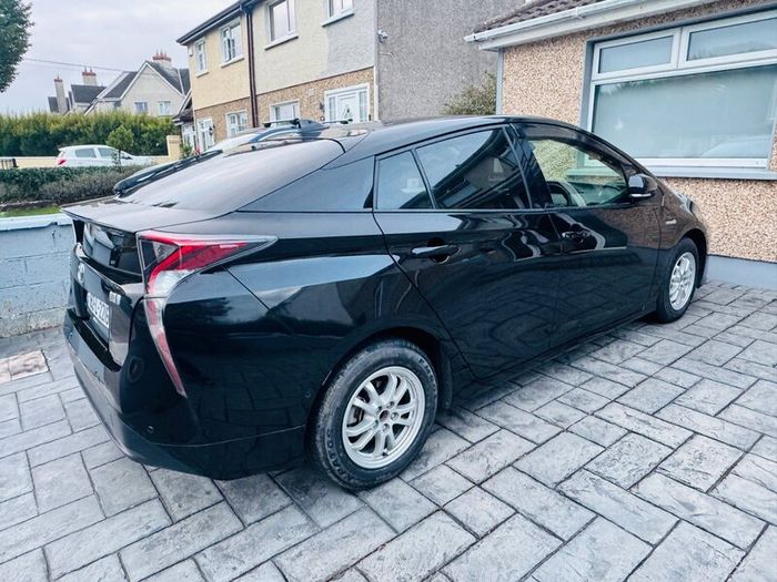 Toyota PRIUS 1.8 Auto Hybrid (2018)