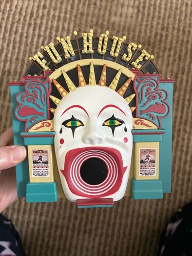 Pennywise funko pop funhouse IT horror