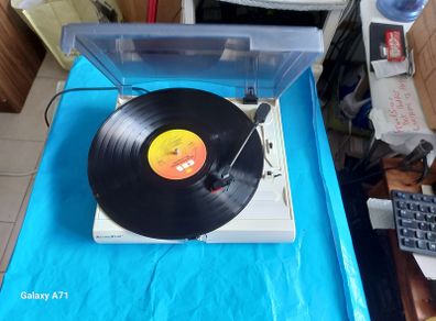 TECHNOSTAR Turntable Model TT217B in excellent like new condition