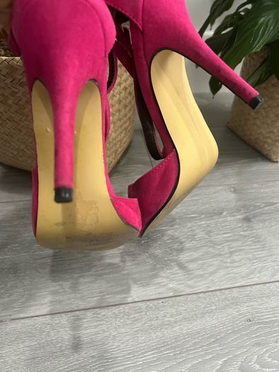 high heels shoes