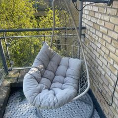 egg chair