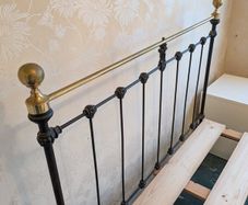 Metal bed