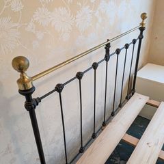Metal bed