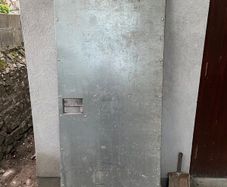 Single steel gate