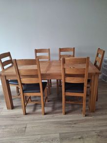solid wood extendable dining table