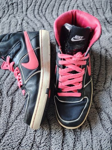 Black Nike Trainers   Size 5