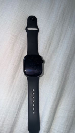 Apple Watch Series 11 | GPS | 42mm | Jet Black Aluminium | Black Sport Band | S/M