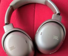 Jbl Tour One M3  New