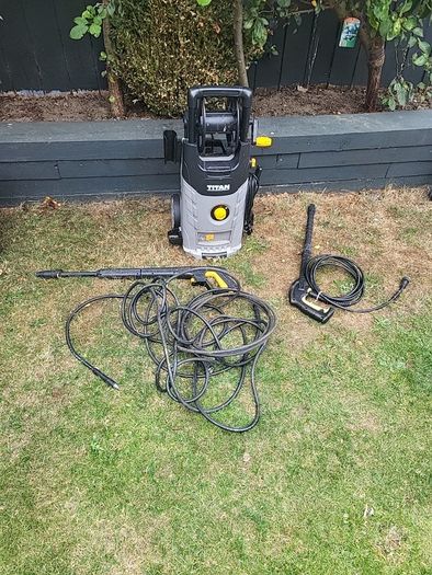 power washer (small hole in the hose)