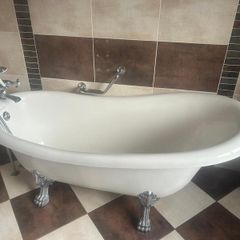 Roll top bath