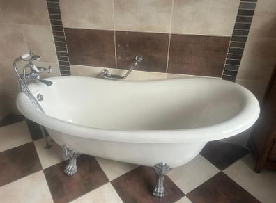 Roll top bath