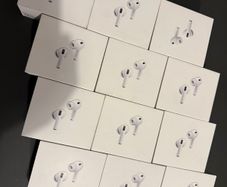 Airpod pro 3rd Generation 2025 (IRISH STOCK) Brand New Sealed 1 year Apple Warranty RECEIPT .