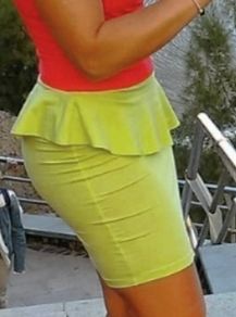 Light yellow - green  ruffle Skirt, size 8