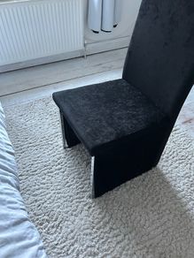 glass dining table and 6 chairs