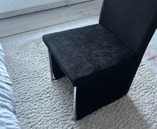 glass dining table and 6 chairs