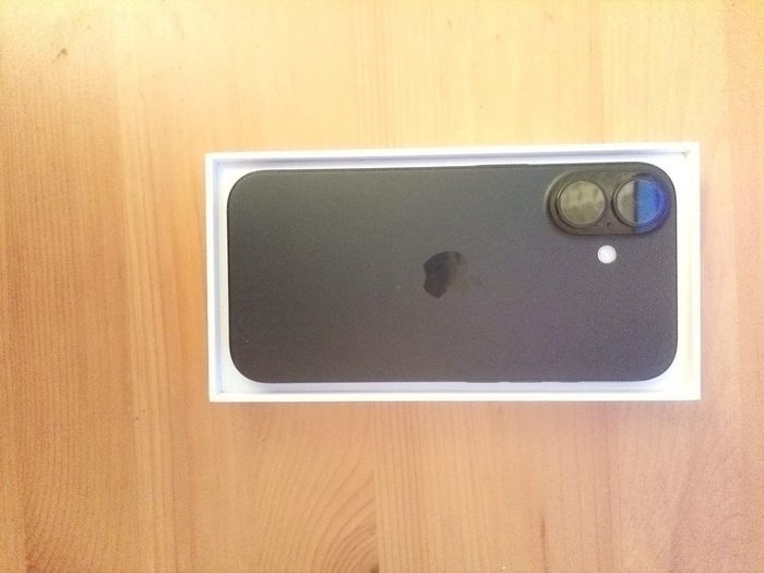 iPhone 16 - less then year old