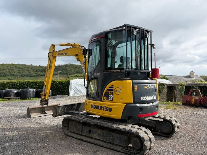KOMATSU 5 tonne digger