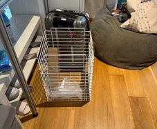 Wire basket with slider