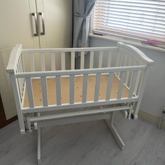 Wooden swing cot