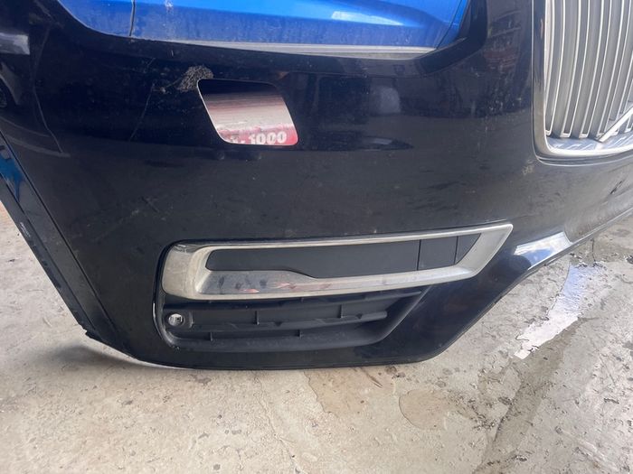 Volvo xc90 bomper with grill