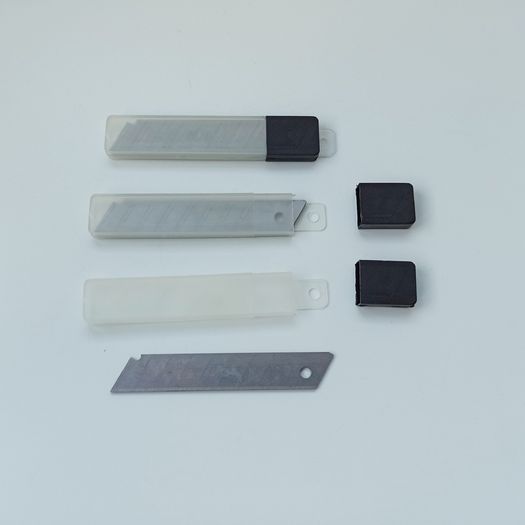 Snap-off blades   H 18mm L 11cm  5pc in the pack
