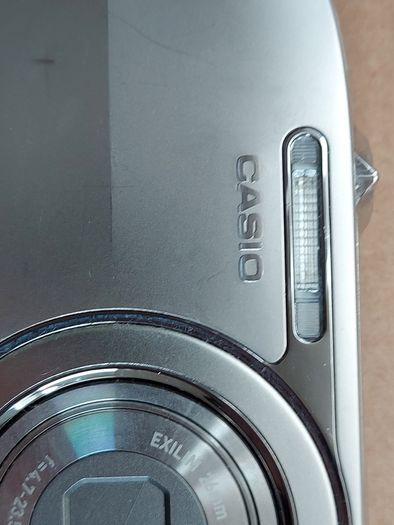 Casio Exilim Digital Camera, Model EX-Z2000, plus Battery charger, No Battery or Memory card, 14.1 Megapixels, in excellent cosmetic condition