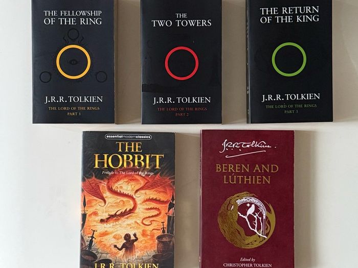 J.R.R. Tolkien 5-Book Collection - The Lord of the Rings, The Hobbit & Beren and Luthien