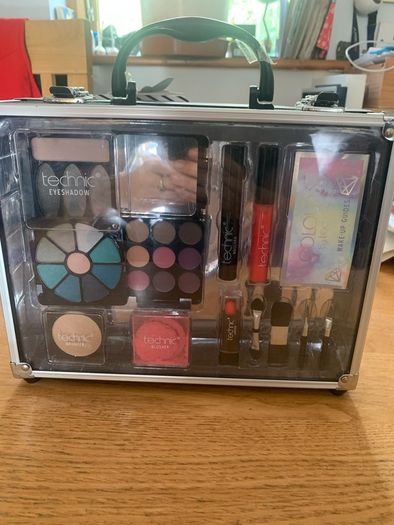 make-up & carry case