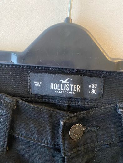 Hollister black ripped jeans (W30)
