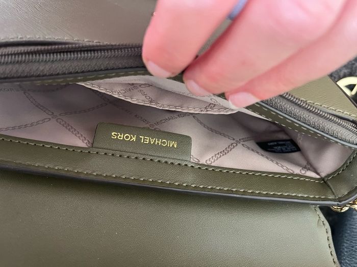 Brand new Michael kors Olive jetset crossbody leather bag