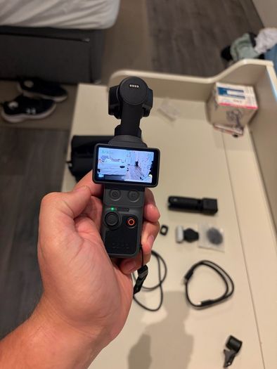 DJI Osmo Pocket 4 Creator Combo