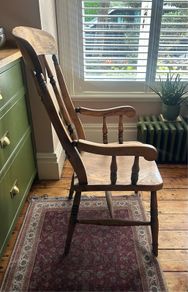 Farmhouse carver vintage