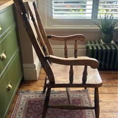 Farmhouse carver vintage