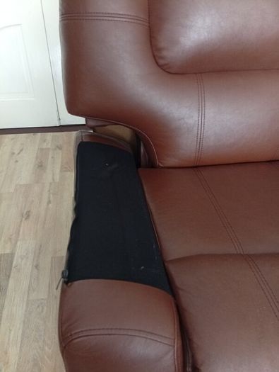 Brown single recliner sofa/chair