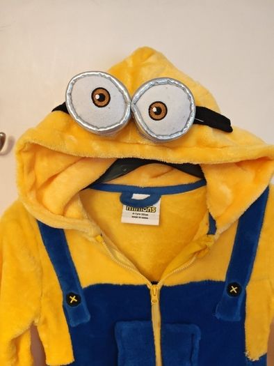 Minions onesie/costume 6-7