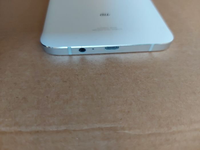 Samsung Galaxy A8, Model SCV 32, 2GB Ram, 32GB HDD, Android version 7.0, in excellent working and cosmetic condition