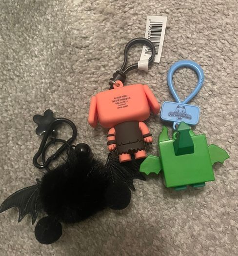 3 keyrings new without tags