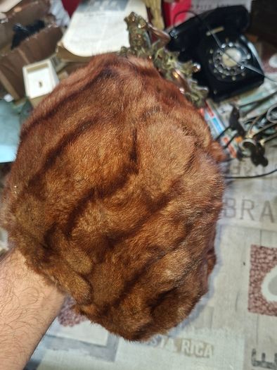 Two Beautiful Vintage Mink Fur Hats including an Irish made Sydney Vard Expert Furrier 10 South King Street Dublin 2 example also fur stole collar, PRICE IS FOR THE 3 ITEMS.